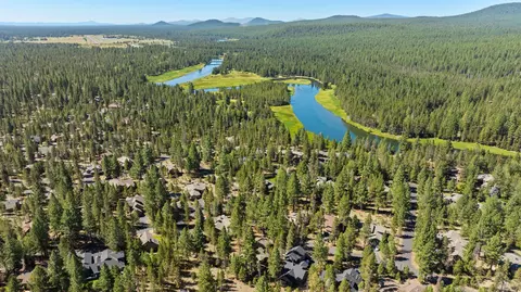 View/Area - 58026 Kinglet Rd, Sunriver, OR 97707 photo 1 of 3