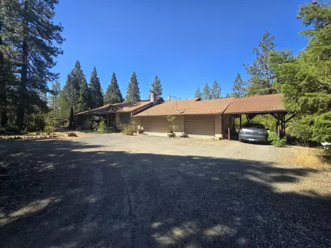 5280 Rockydale Rd, Cave Junction, OR 97523