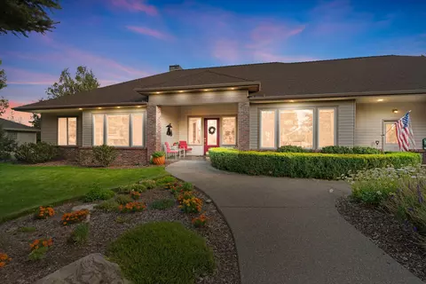 2338 Condor Dr, Redmond, OR 97756