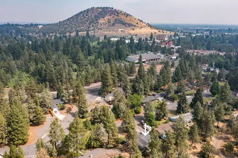 1115 NE Burnside Ave, Bend, OR 97701 photo 4