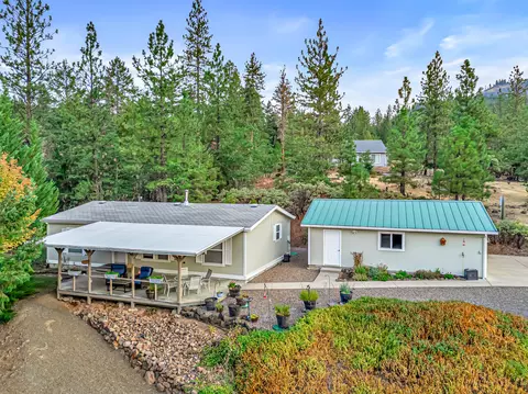 102 Manzanita Dr, Prospect, OR 97536