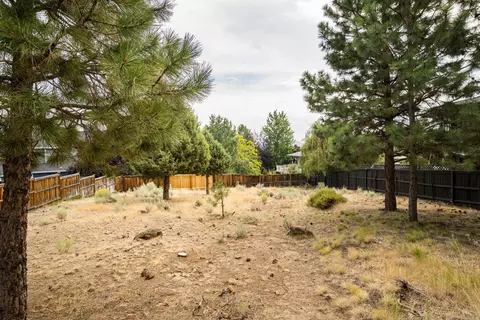 653 NW Powell Butte Loop, Bend, OR 97703 photo 12