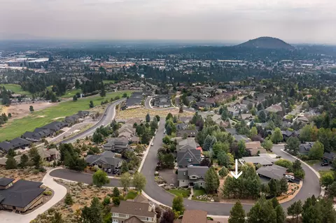 653 NW Powell Butte Loop, Bend, OR 97703 photo 2