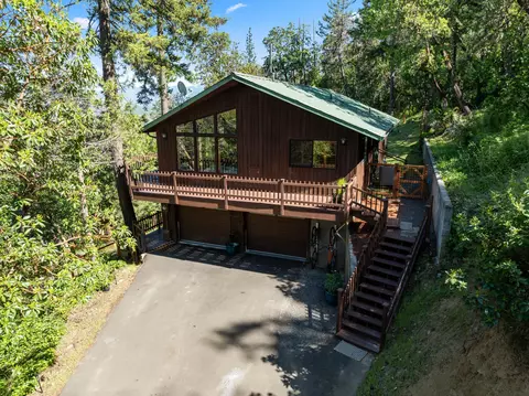 694 Timberlake Dr, Ashland, OR 97520