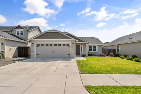 3546 Durst St, Medford, OR 97504