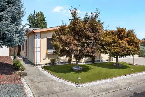 555 Freeman Rd UNIT 146, Central Point, OR 97502 photo 4