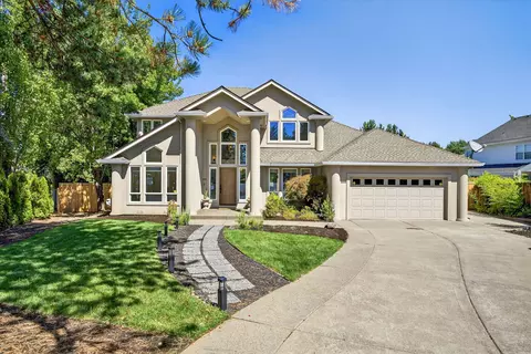 468 Sterling Point Ct, Medford, OR 97504