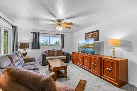 14145 Agate Rd, Eagle Point, OR 97524 photo 5