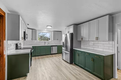 14145 Agate Rd, Eagle Point, OR 97524 photo 10