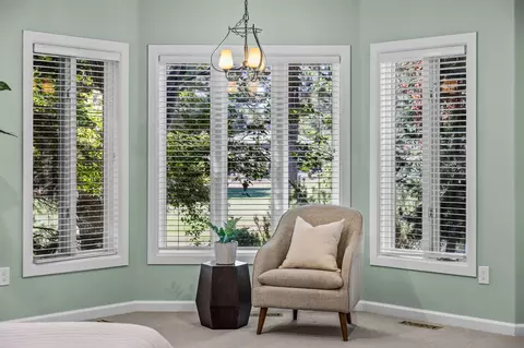 Bedroom - 19490 Green Lakes Loop, Bend, OR 97702 photo 5 of 9