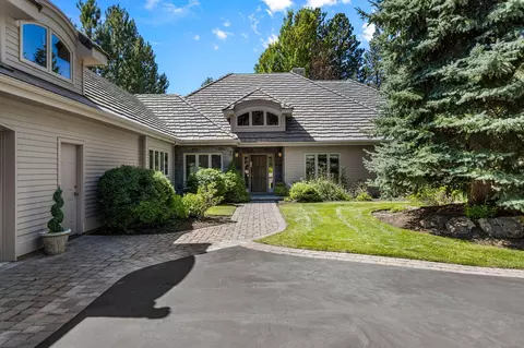 Exterior - 19490 Green Lakes Loop, Bend, OR 97702 photo 1 of 9