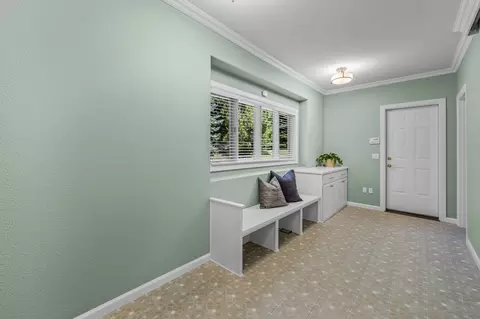 Entry Way - 19490 Green Lakes Loop, Bend, OR 97702 photo 4 of 4