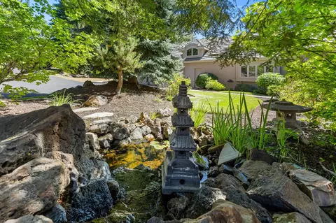 Exterior - 19490 Green Lakes Loop, Bend, OR 97702 photo 9 of 9