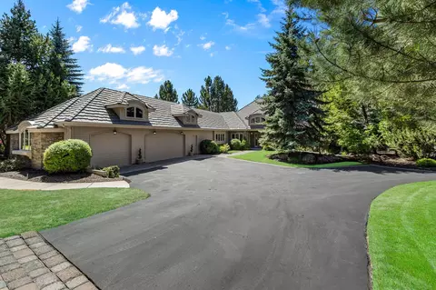 19490 Green Lakes Loop, Bend, OR 97702