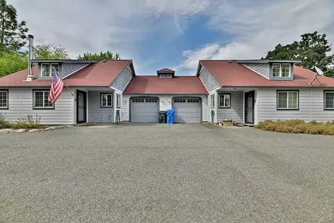 200 S Junction Ave, Cave Junction, OR 97523