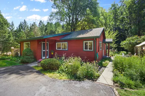3808 Andrews Rd, Medford, OR 97501