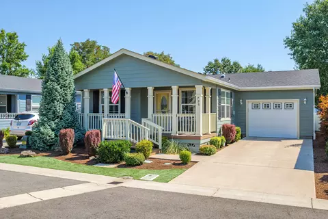 795 Bentley Dr, Grants Pass, OR 97526