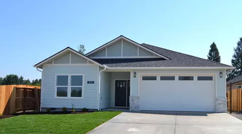 945 SW Buckmaster Dr, Grants Pass, OR 97527