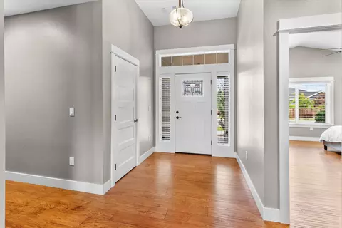 413 Sand Pointe Dr, Central Point, OR 97502 photo 5
