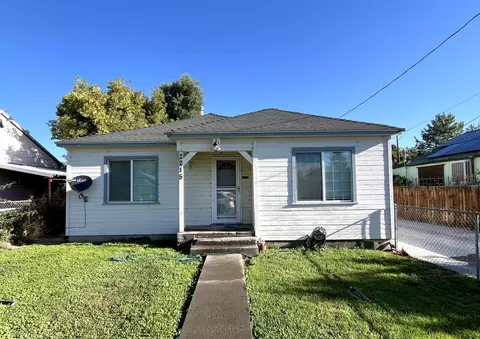 2215 Vine Ave, Klamath Falls, OR 97601