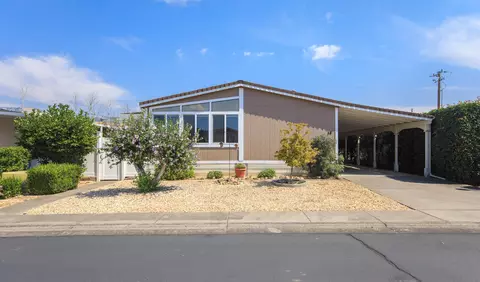 4729 S Pacific Hwy #14, Phoenix, OR 97535