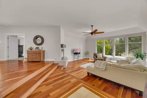 520 NW Divot Dr, Bend, OR 97703