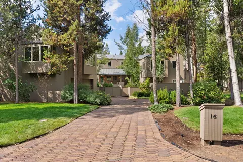 58127 Gannet Ln # 16, Sunriver, OR 97707
