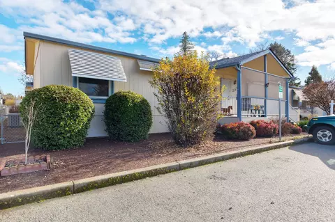 2398 Sasha Ct, Grants Pass, OR 97527