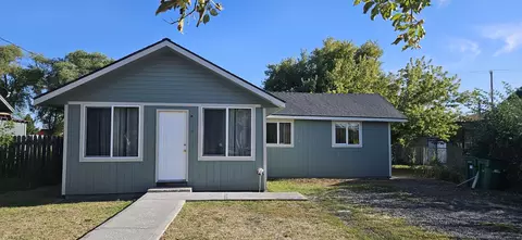 2136 Radcliffe Ave, Klamath Falls, OR 97601