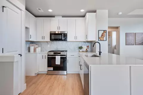 Kitchen - 20514 NEmpire Ave, Bend, OR 97701 photo 1 of 3