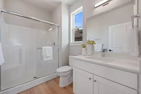 Bath - 20514 NEmpire Ave, Bend, OR 97701 photo 2 of 2
