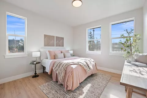 Bedroom - 20514 NEmpire Ave, Bend, OR 97701 photo 1 of 3