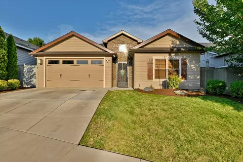 1161 Banyan Ln, Medford, OR 97504