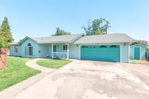 907 SW Sams Cir, Grants Pass, OR 97526