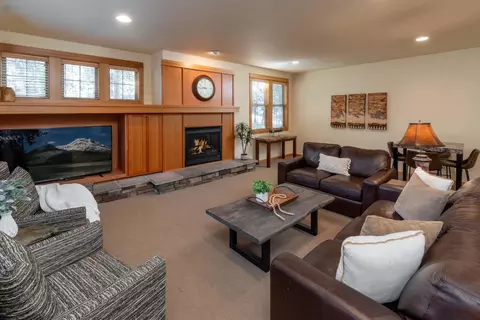 57111 Fremont Dr #2, Sunriver, OR 97707