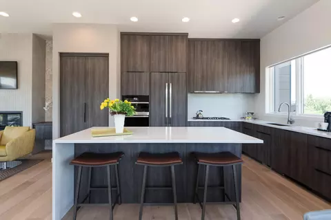 Kitchen - 205 SW Log Ct, Bend, OR 97702 photo 4 of 7