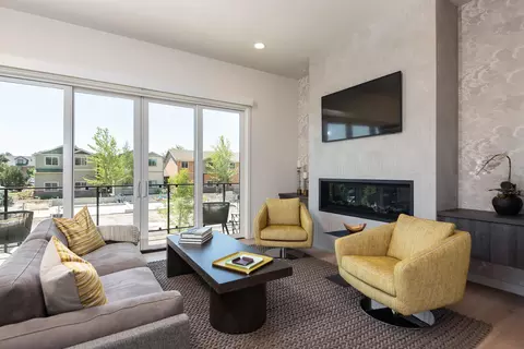 Living - 205 SW Log Ct, Bend, OR 97702 photo 2 of 3