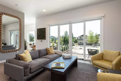 Living - 205 SW Log Ct, Bend, OR 97702 photo 3 of 3