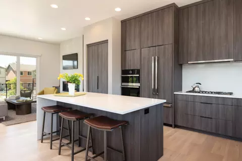 Kitchen - 205 SW Log Ct, Bend, OR 97702 photo 5 of 7