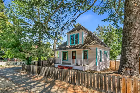 ゆゆ US ZIP Code 97520 - Ashland, Oregon Overview and Interactive Map