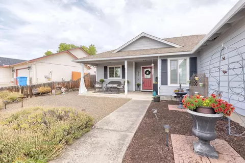716 Crystal Dr, Eagle Point, OR 97524 photo 5