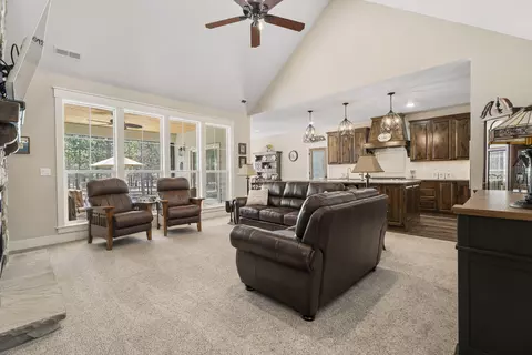 16203 Lava Dr, La Pine, OR 97739 photo 5
