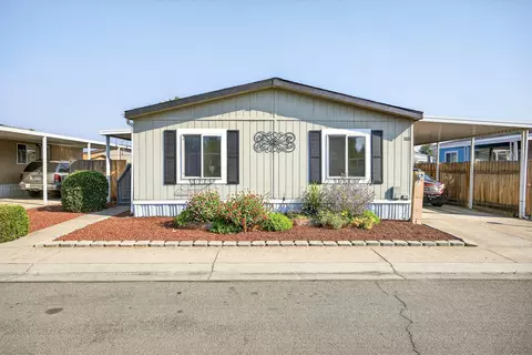 1570 S Peach St #115, Medford, OR 97501