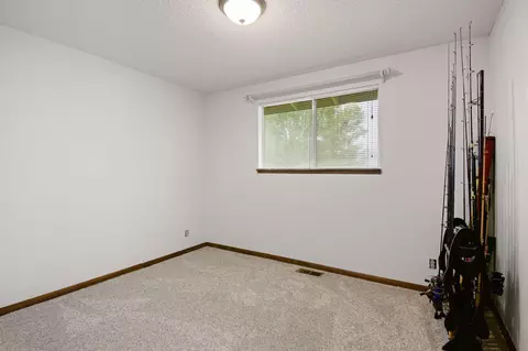 Bedroom - 62370 Wallace Rd, Bend, OR 97701 photo 3 of 4