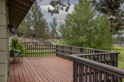 Exterior - 62370 Wallace Rd, Bend, OR 97701 photo 5 of 10