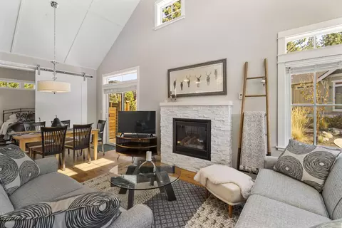 2439 NW Drouillard Ave UNIT 12, Bend, OR 97703