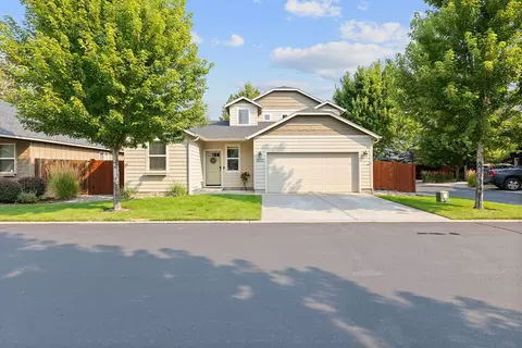 1602 W Hill Ave, Sisters, OR 97759