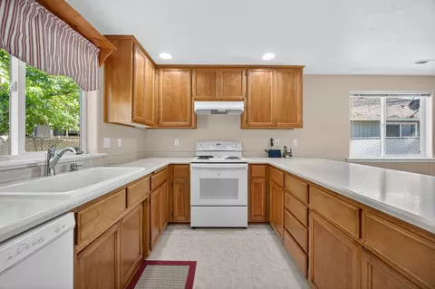428 St Clair Way, Eagle Point, OR 97524 photo 10