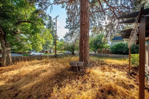 720 NW Ogden Ave, Bend, OR 97703 photo 35