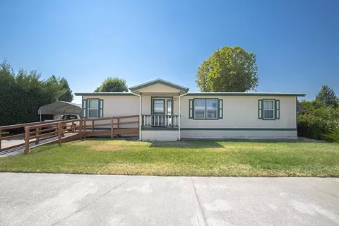 1551 Willow Ln, Grants Pass, OR 97527